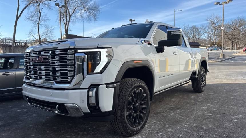 2025 GMC Sierra 2500HD Denali — Pickup Truck — 736 mi — St Charles, IL