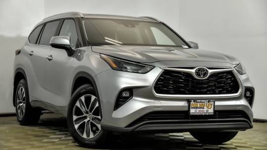 2024 Toyota Highlander LE — SUV — 10,086 mi — St Charles, IL
