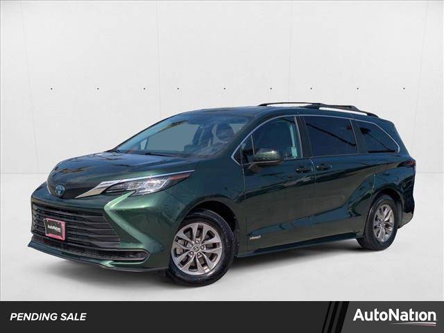 2021 Toyota Sienna LE — Minivan — 29,319 mi — Tustin, CA
