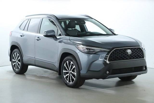 2024 Toyota Corolla Cross XLE — SUV — 12,548 mi — Westlake, OH