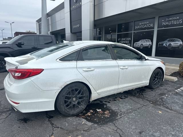 2015 Hyundai Sonata SE — Sedan — 106,919 mi — Westlake, OH