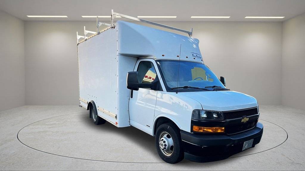 2018 Chevrolet Express Commercial Cutaway 3500 — Chassis Cab Truck — 121,081 mi — Menomonee Falls, WI