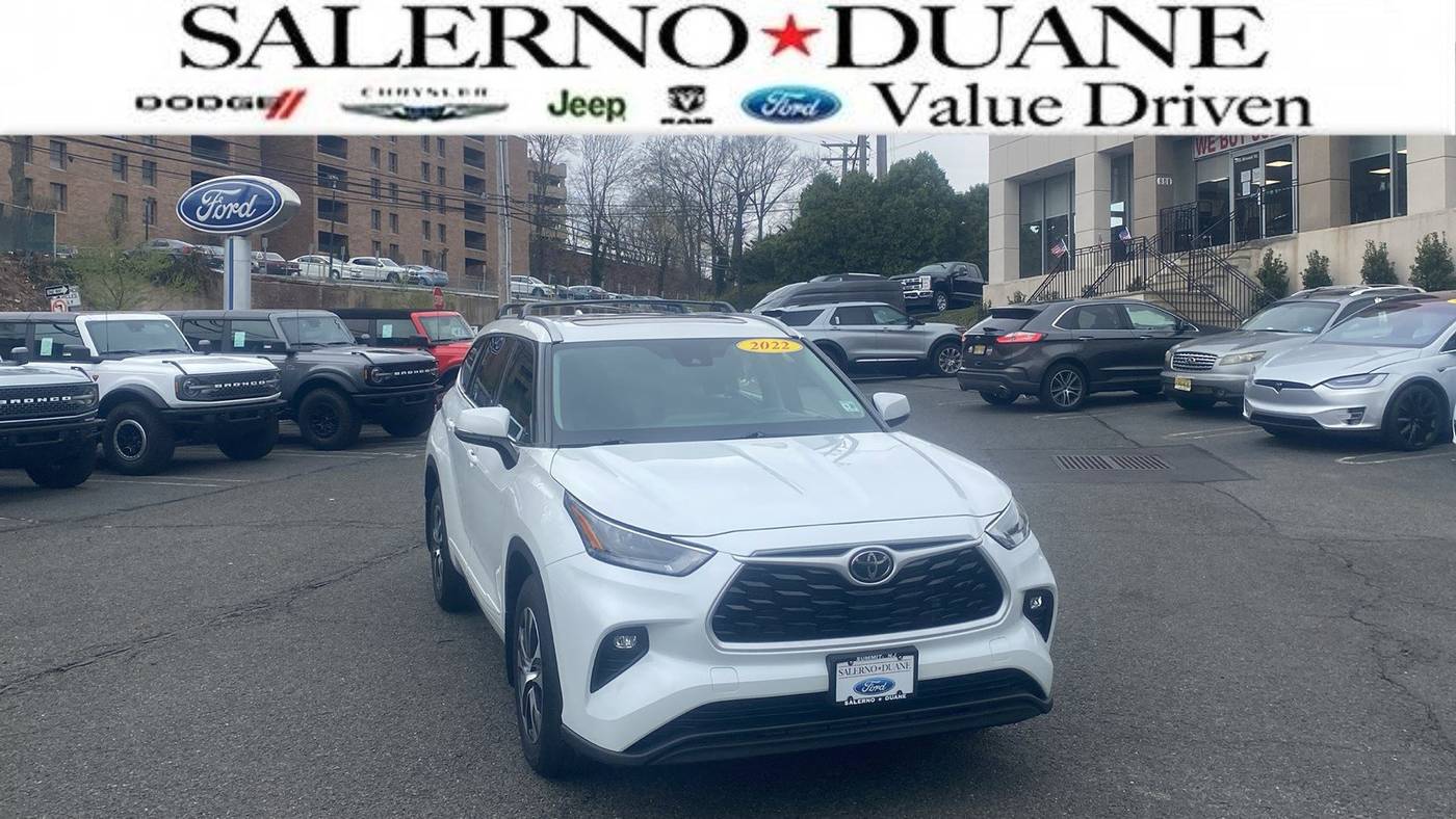 2022 Toyota Highlander XLE — SUV — 27,474 mi — Summit, NJ