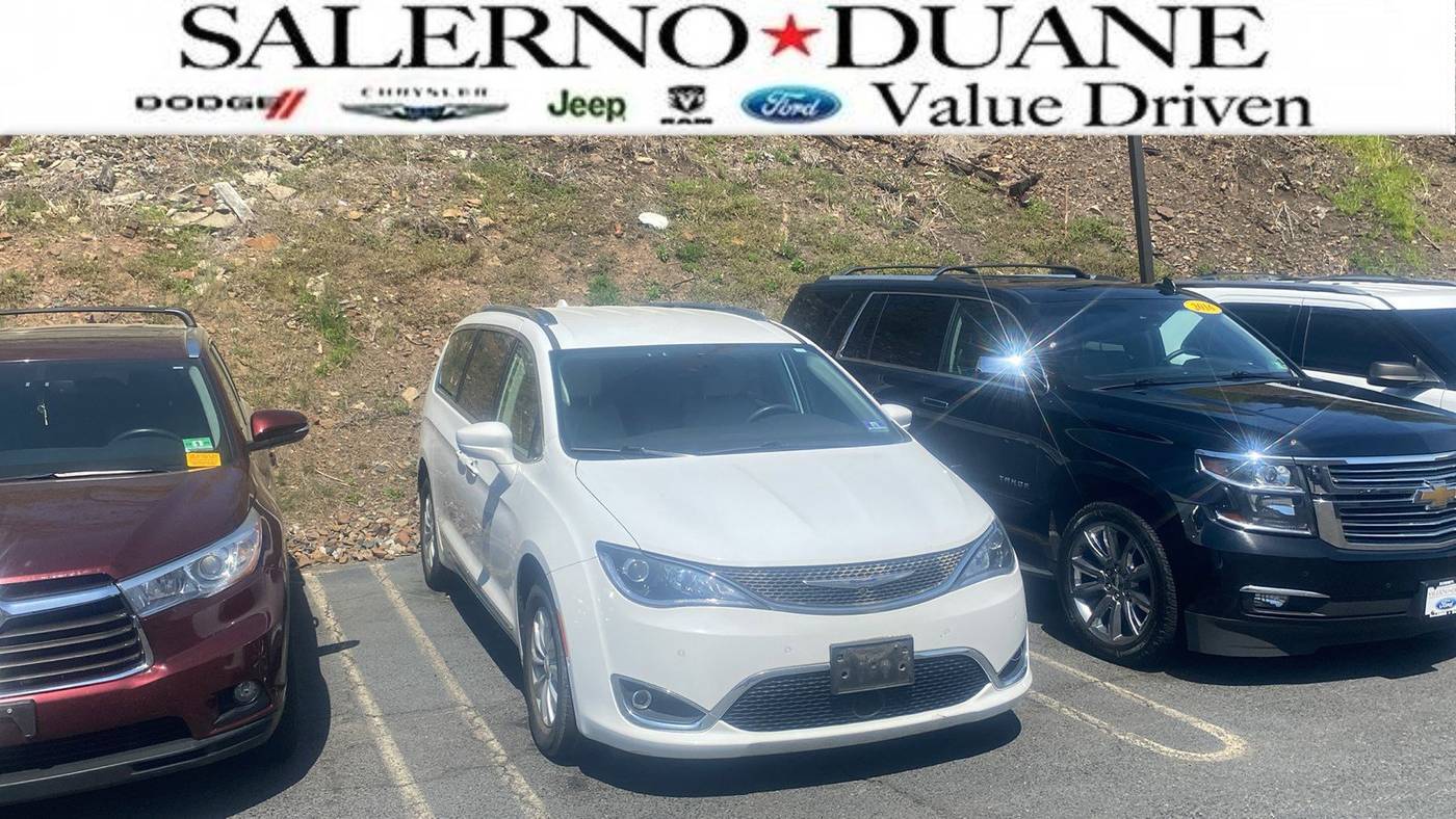 2019 Chrysler Pacifica Touring L — Minivan — 23,378 mi — Summit, NJ