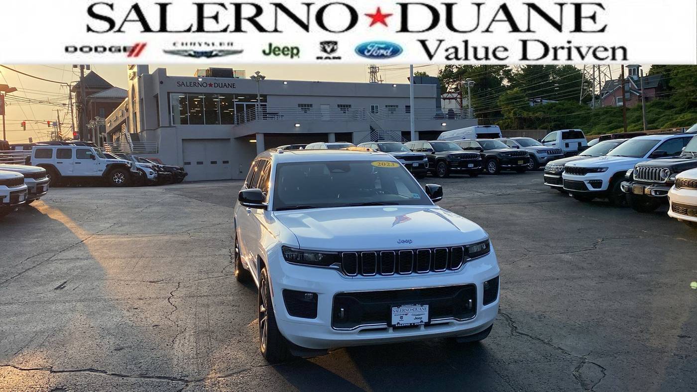 2023 Jeep Grand Cherokee Overland — SUV — 18,023 mi — Summit, NJ