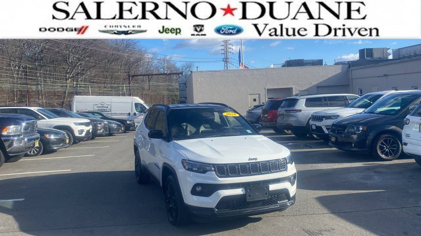 2024 Jeep Compass Latitude — SUV — 4,808 mi — Summit, NJ