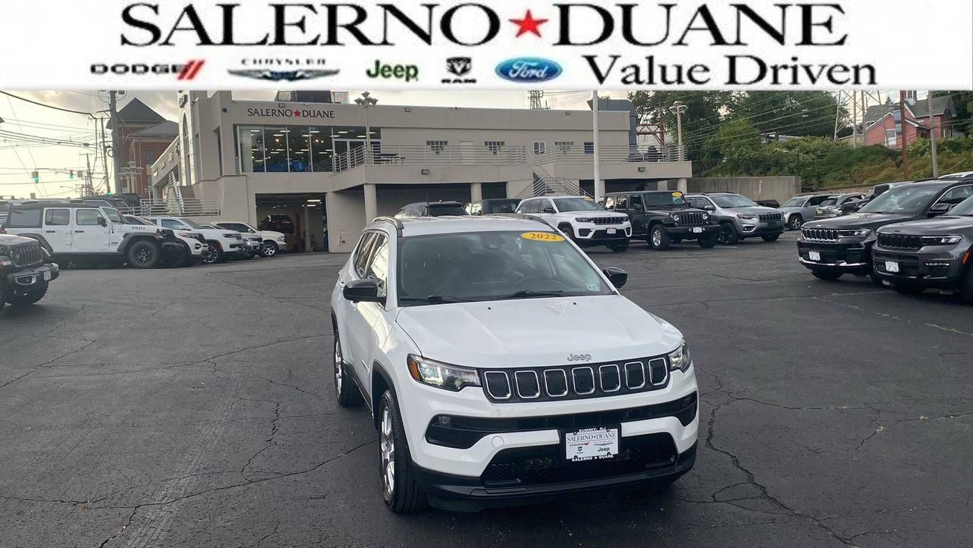 2022 Jeep Compass Latitude Lux — SUV — 13,427 mi — Summit, NJ