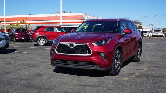 2023 Toyota Highlander XLE — SUV — 34,731 mi — Temple Hills, MD