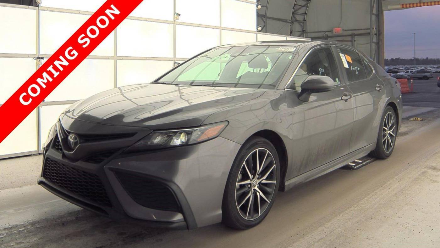 2021 Toyota Camry SE — Sedan — 105,638 mi — Columbus, OH
