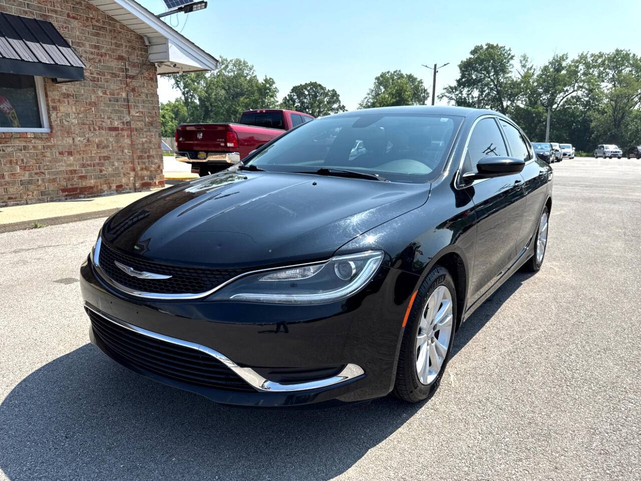 2016 Chrysler 200 Limited — Sedan — 113,617 mi — Kansas City, KS