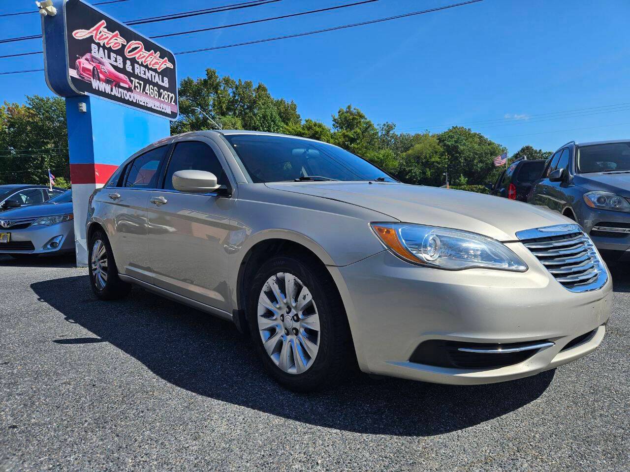 2014 Chrysler 200 LX — Sedan — 89,567 mi — Norfolk, VA