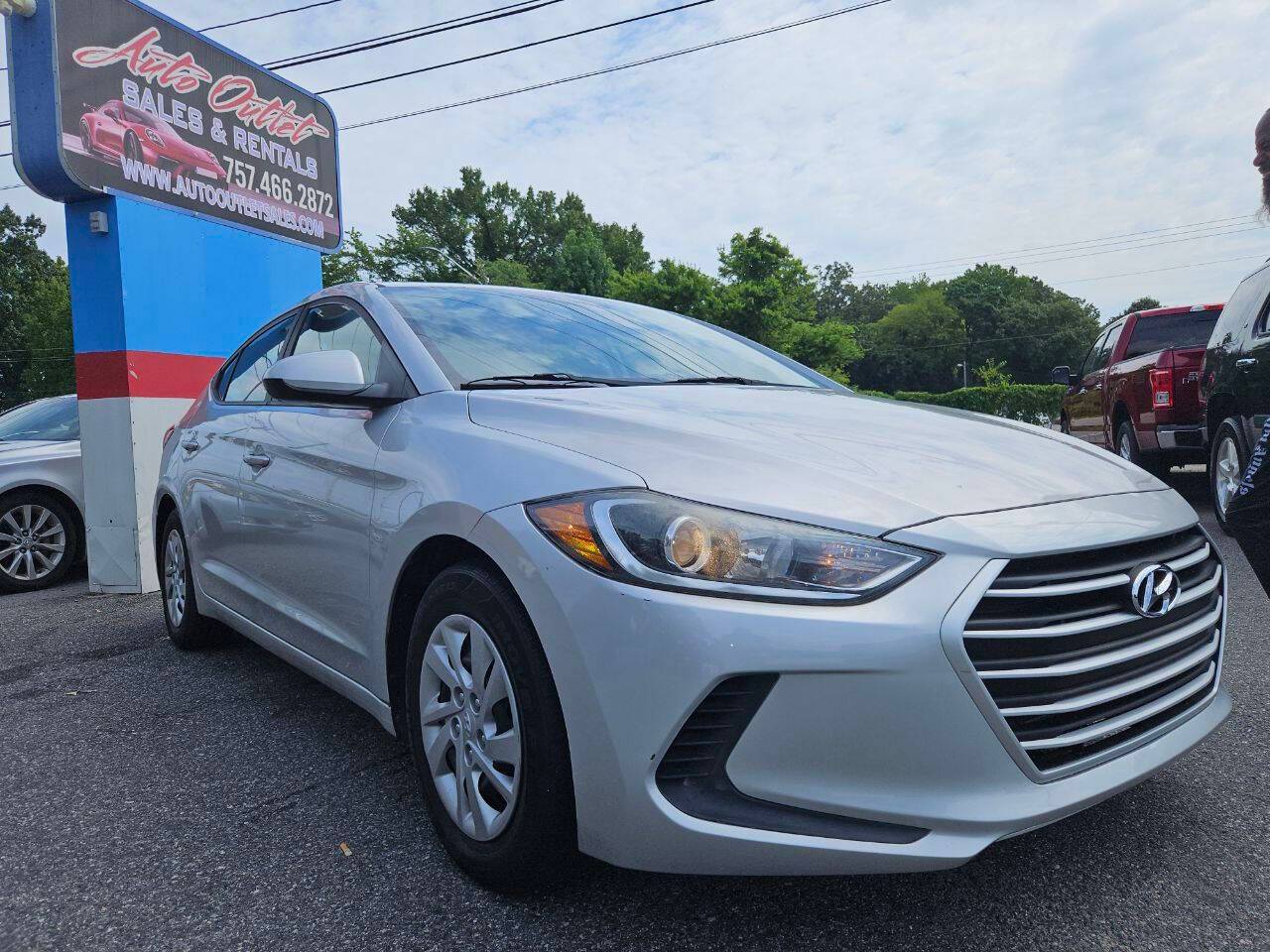 2017 Hyundai Elantra SE — Sedan — 98,497 mi — Norfolk, VA