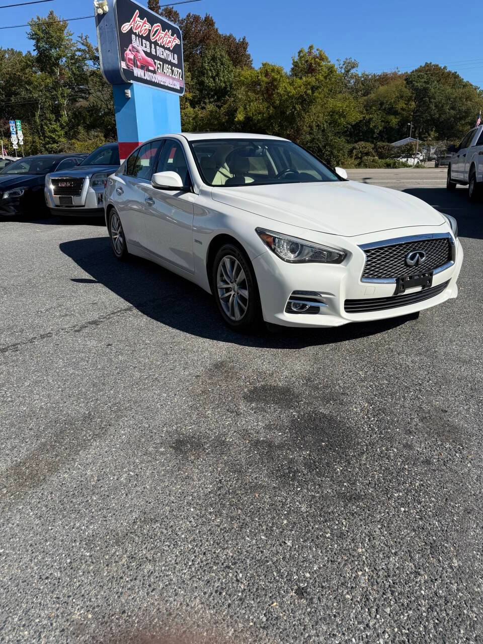 2015 INFINITI Q50 Hybrid Premium — Sedan — 143,178 mi — Norfolk, VA