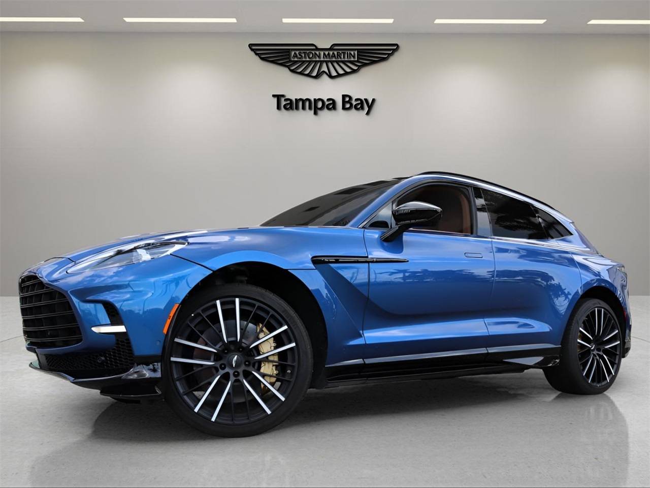 2023 Aston Martin DBX