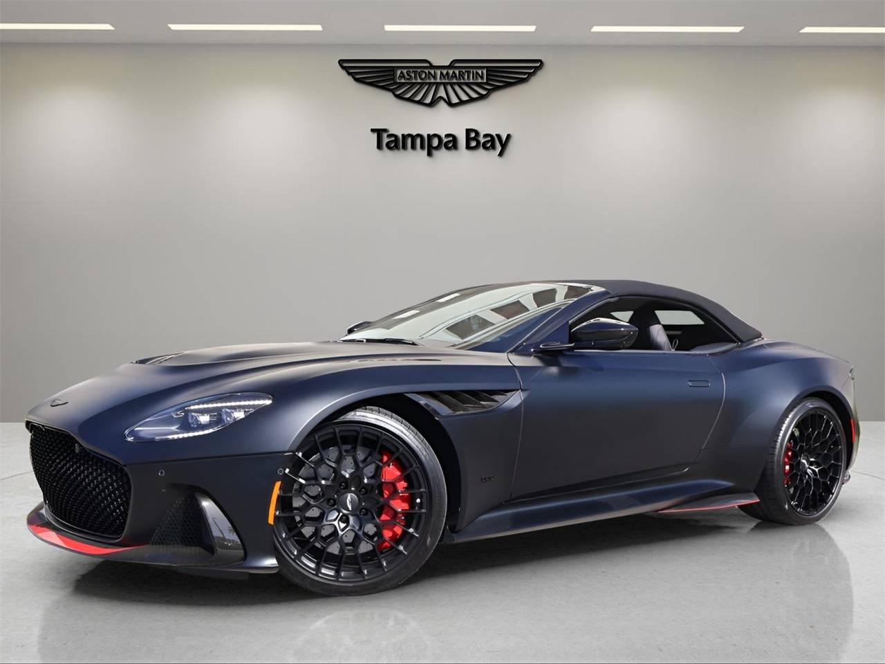 2023 Aston Martin DBS