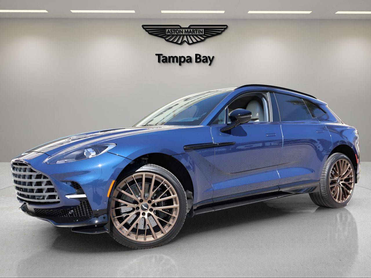 2025 Aston Martin DBX 707