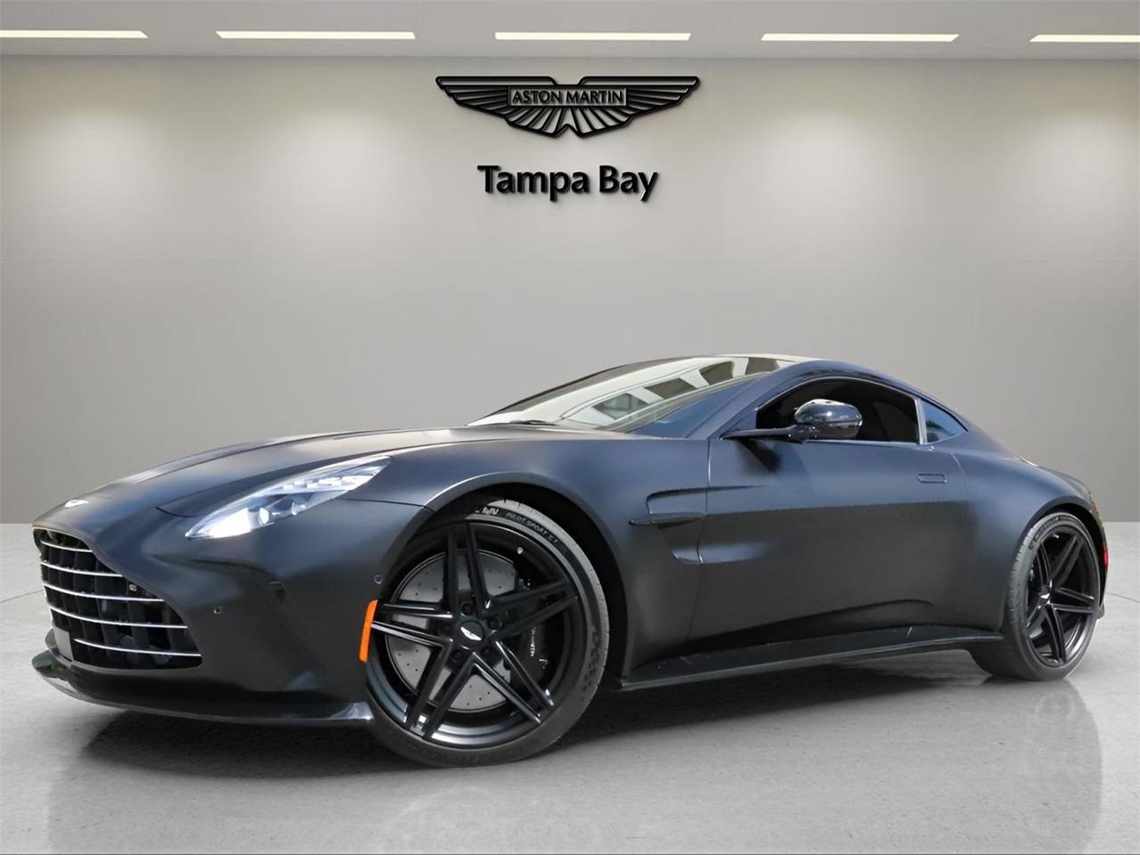 2025 Aston Martin Vantage Standard — Coupe — 1,076 mi — Pinellas Park, FL