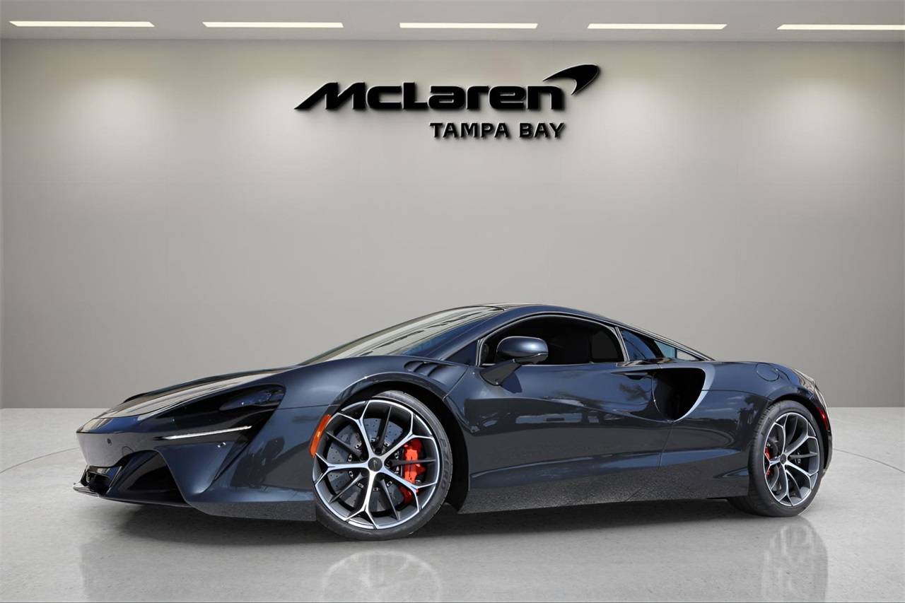 2025 McLaren Artura