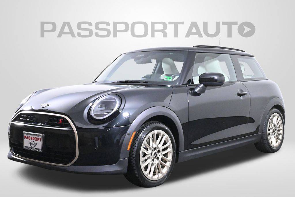 2025 MINI Hardtop Cooper S — Hatchback — 8,505 mi — Alexandria, VA