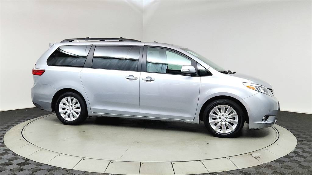 2015 Toyota Sienna L — Minivan — 140,529 mi — Tigard, OR