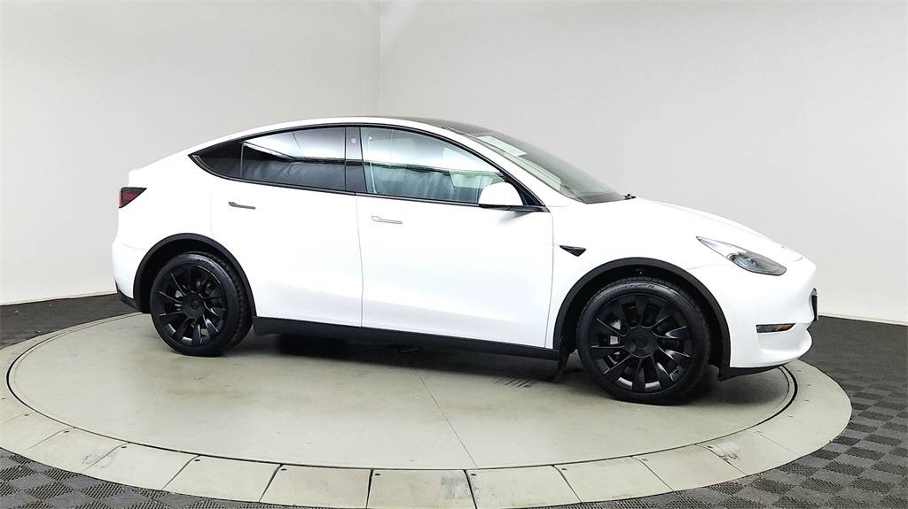 2023 Tesla Model Y Long Range — SUV — 15,839 mi — Tigard, OR