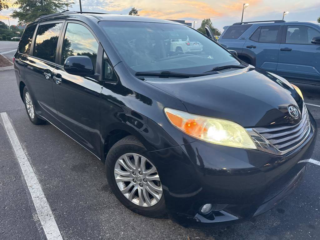 2015 Toyota Sienna XLE — Minivan — 163,473 mi — Franklin, TN