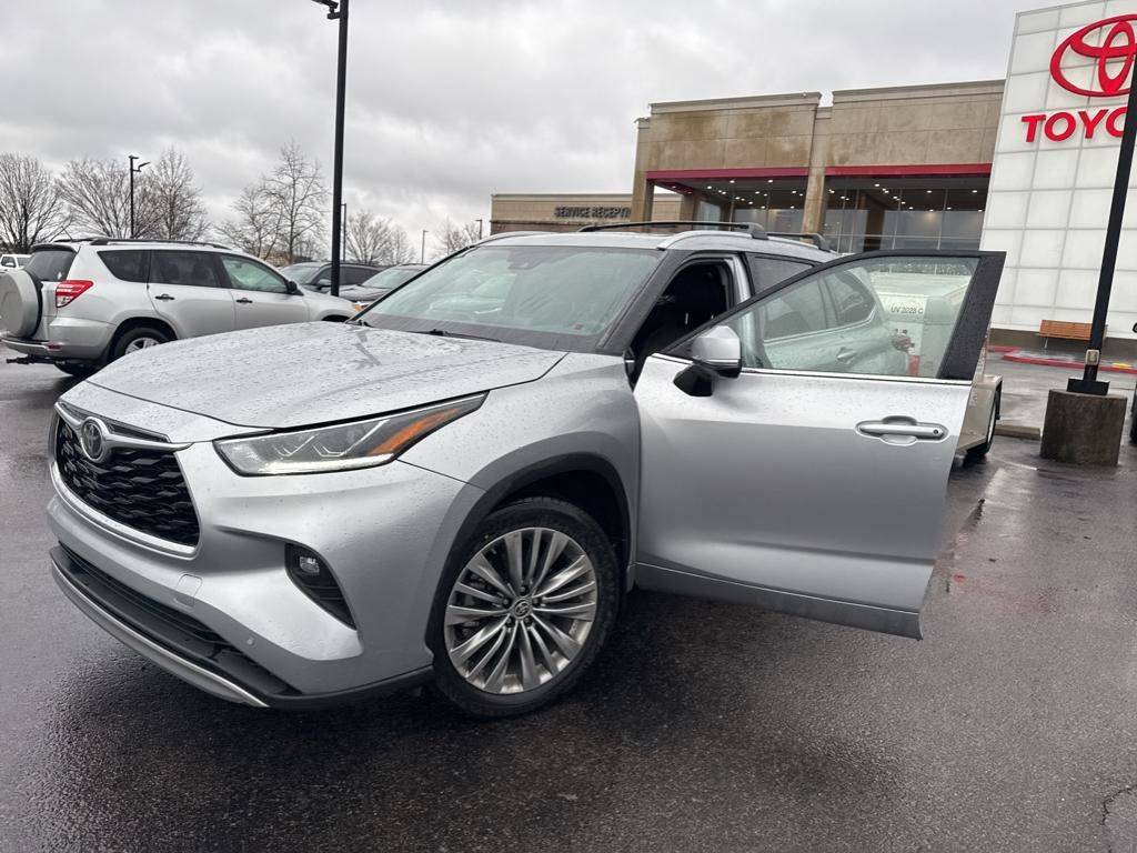 2021 Toyota Highlander Platinum — SUV — 80,000 mi — Franklin, TN