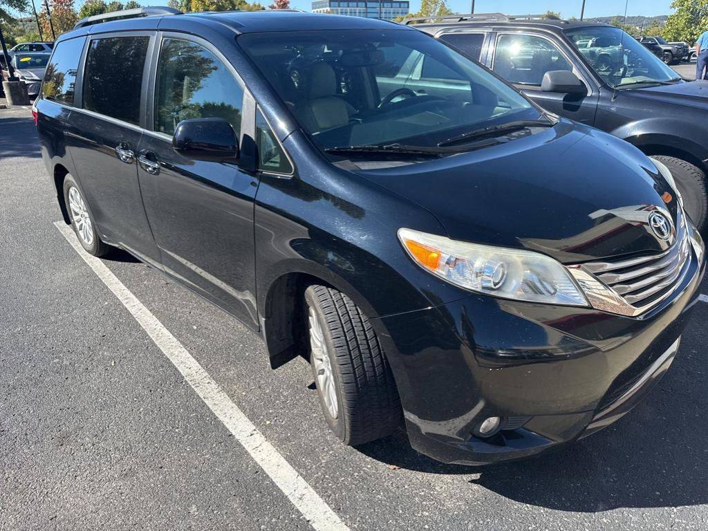 2017 Toyota Sienna XLE Premium — Minivan — 131,185 mi — Franklin, TN