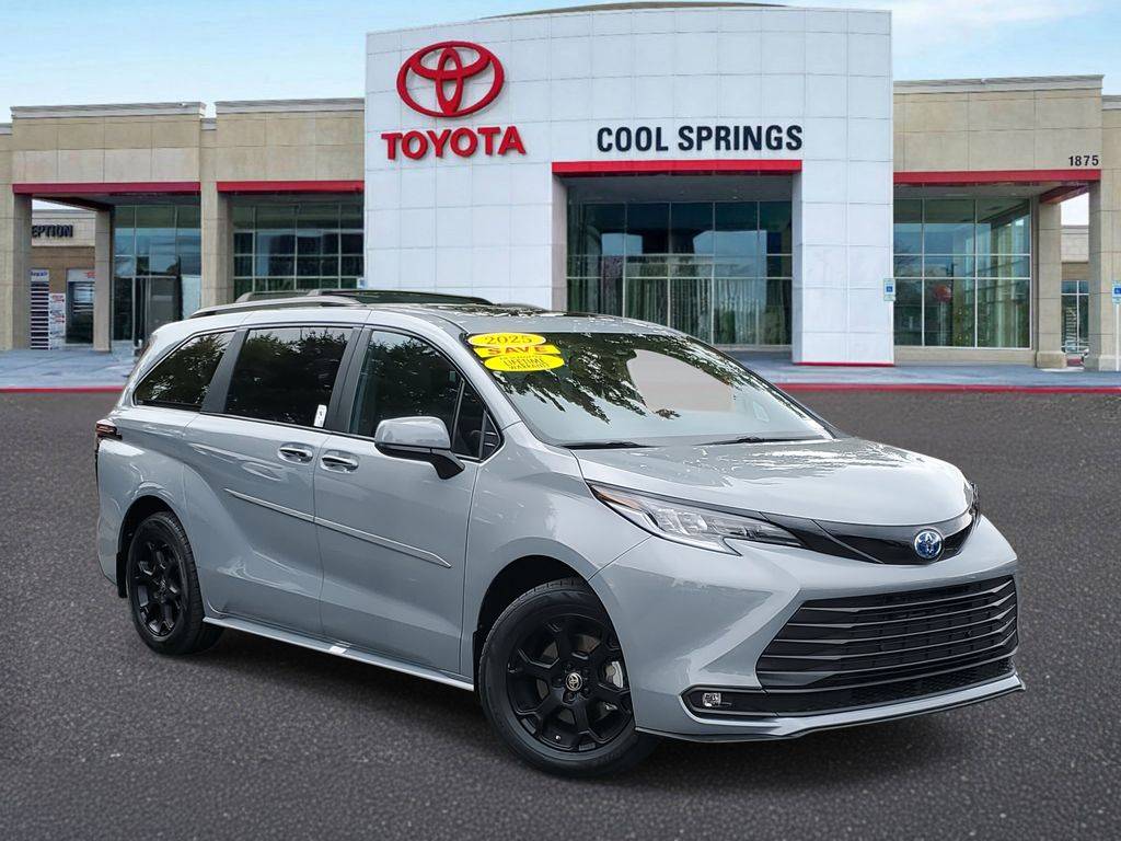 2025 Toyota Sienna Woodland Edition — Minivan — 22,221 mi — Franklin, TN