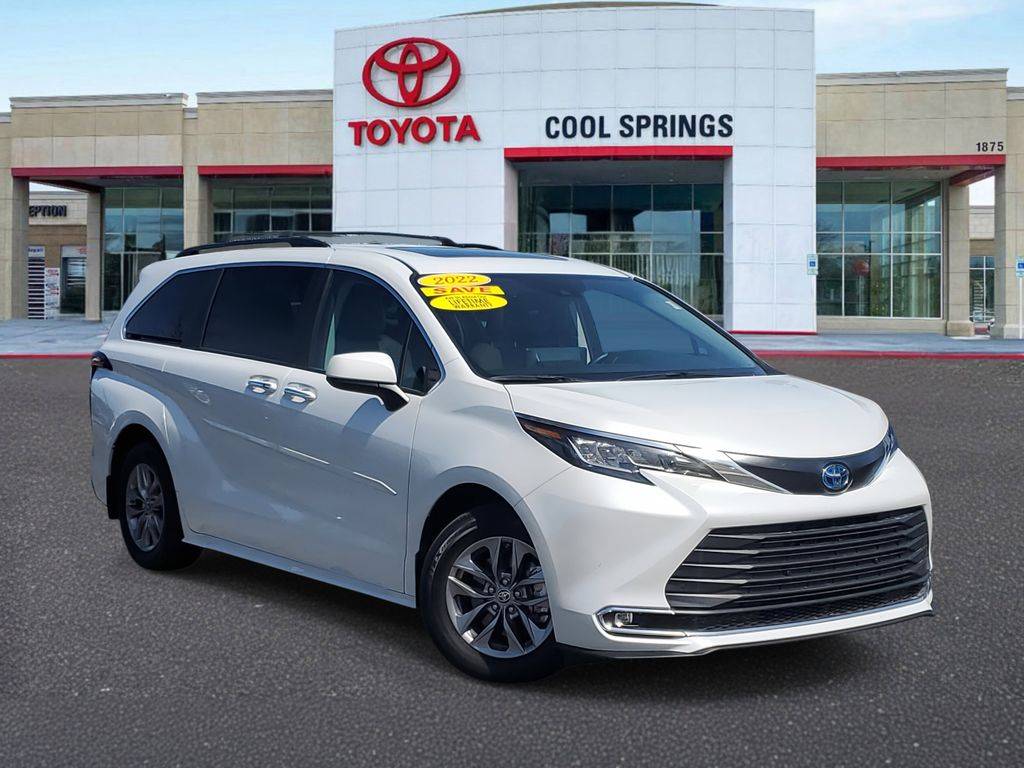 2022 Toyota Sienna XLE — Minivan — 24,391 mi — Franklin, TN