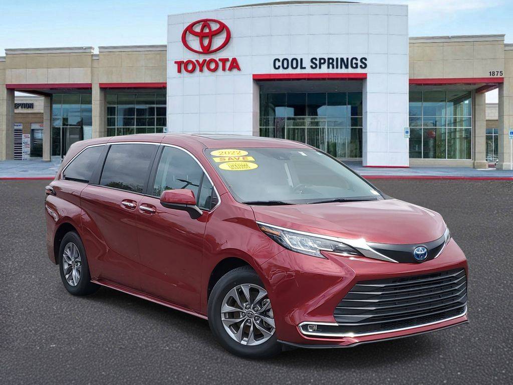 2022 Toyota Sienna XLE — Minivan — 52,466 mi — Franklin, TN
