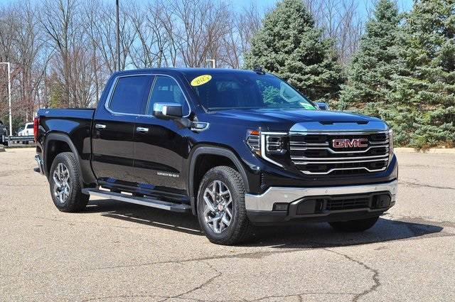 2025 GMC Sierra 1500 SLT — Pickup Truck — 984 mi — Canton, MI