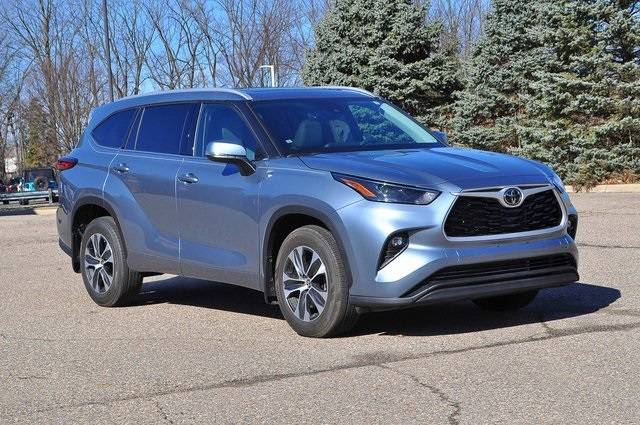 2022 Toyota Highlander XLE — SUV — 27,274 mi — Canton, MI