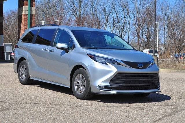 2023 Toyota Sienna XLE — Minivan — 49,366 mi — Canton, MI