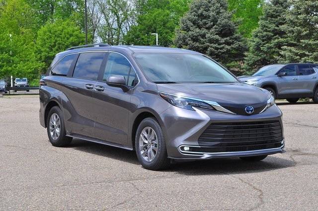 2024 Toyota Sienna XLE — Minivan — 49,507 mi — Canton, MI