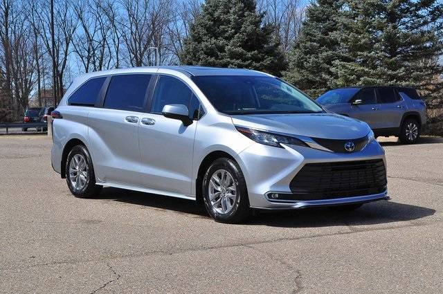 2022 Toyota Sienna XLE — Minivan — 87,393 mi — Canton, MI