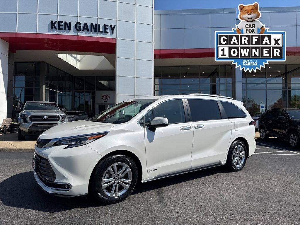 2021 Toyota Sienna Platinum — Minivan — 29,669 mi — Akron, OH