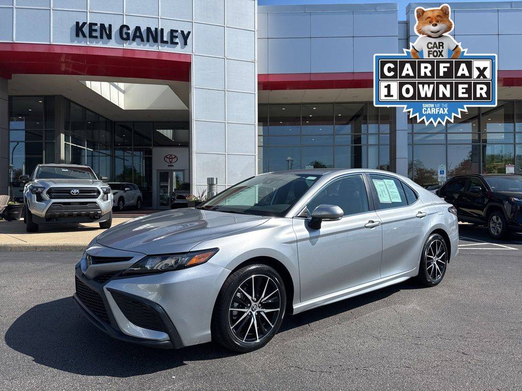 2024 Toyota Camry SE — Sedan — 30,261 mi — Akron, OH
