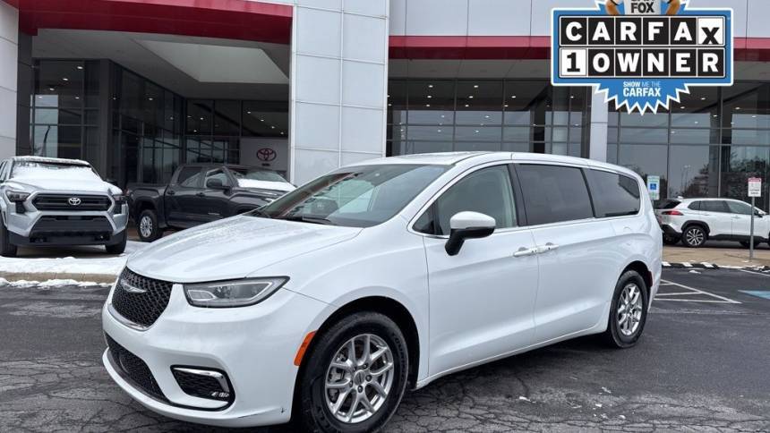 2023 Chrysler Pacifica Touring L — Minivan — 64,391 mi — Akron, OH