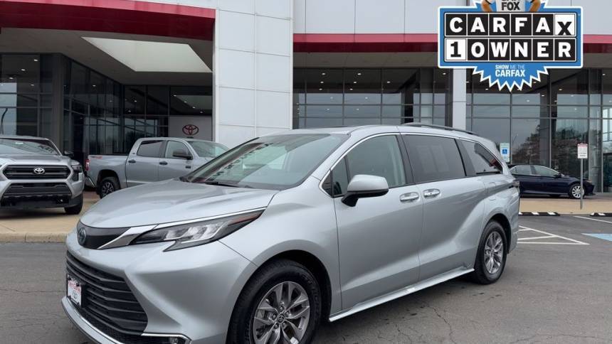 2023 Toyota Sienna XLE — Minivan — 61,951 mi — Akron, OH
