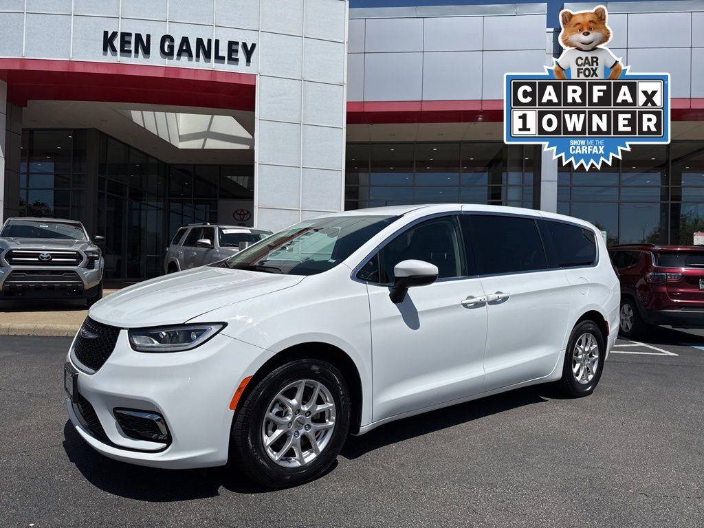 2023 Chrysler Pacifica Touring L — Minivan — 67,637 mi — Akron, OH