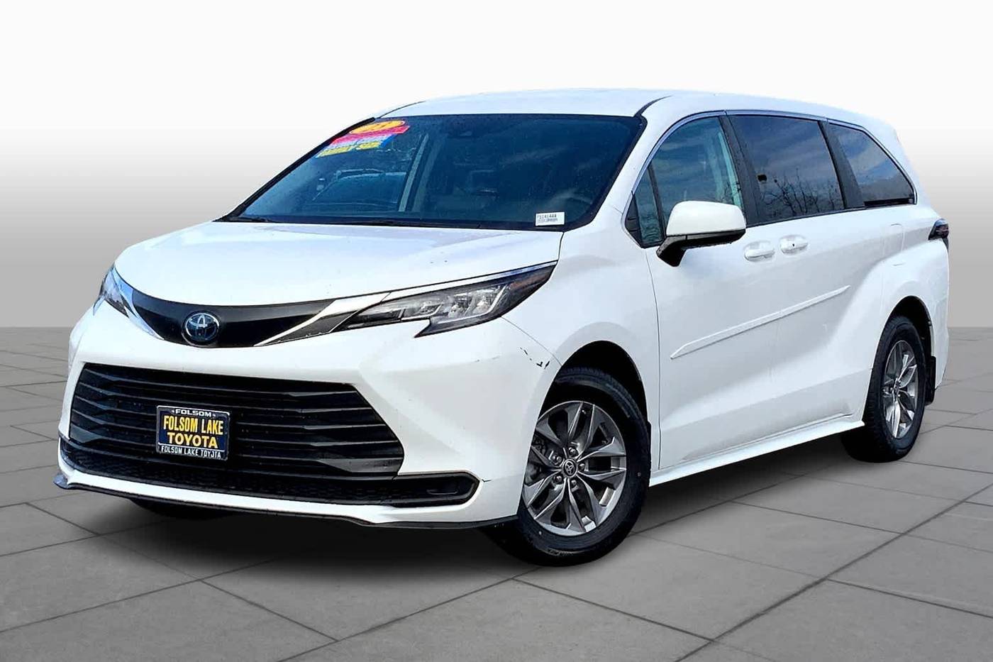 2023 Toyota Sienna LE — Minivan — 29,004 mi — Folsom, CA