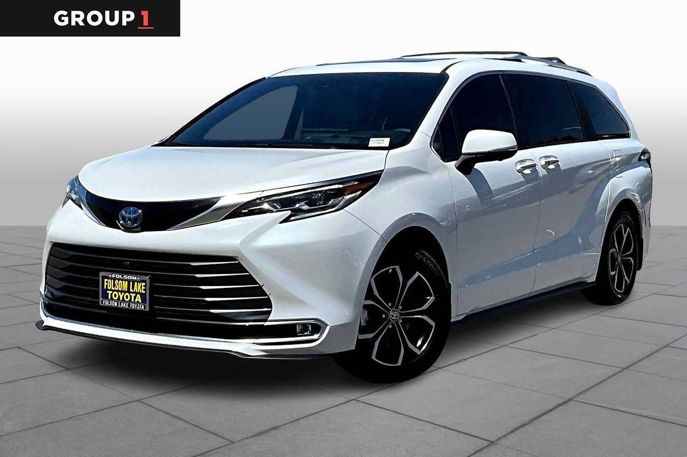 2025 Toyota Sienna Platinum — Minivan — 8,547 mi — Folsom, CA