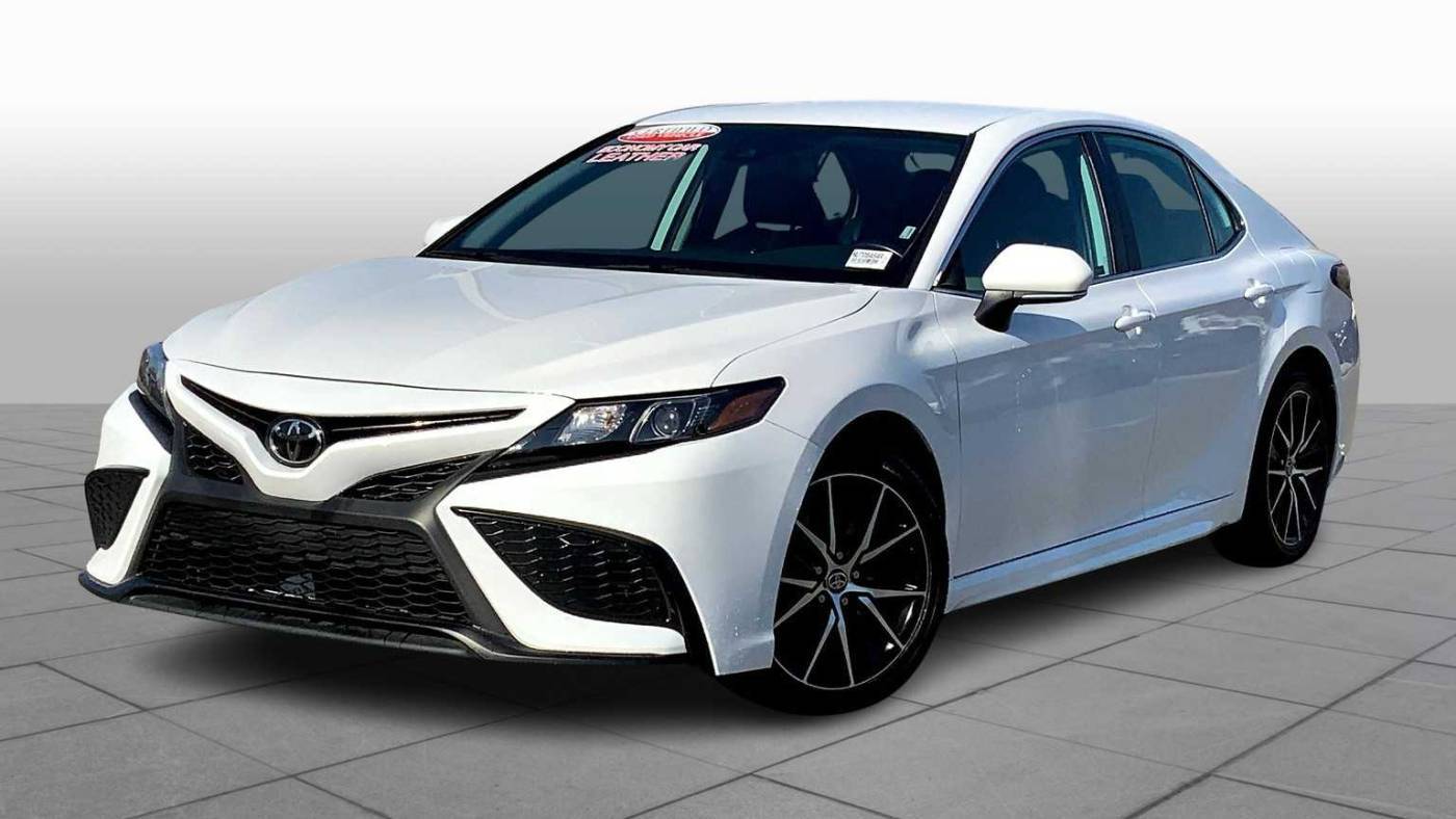 2022 Toyota Camry SE — Sedan — 62,241 mi — Folsom, CA