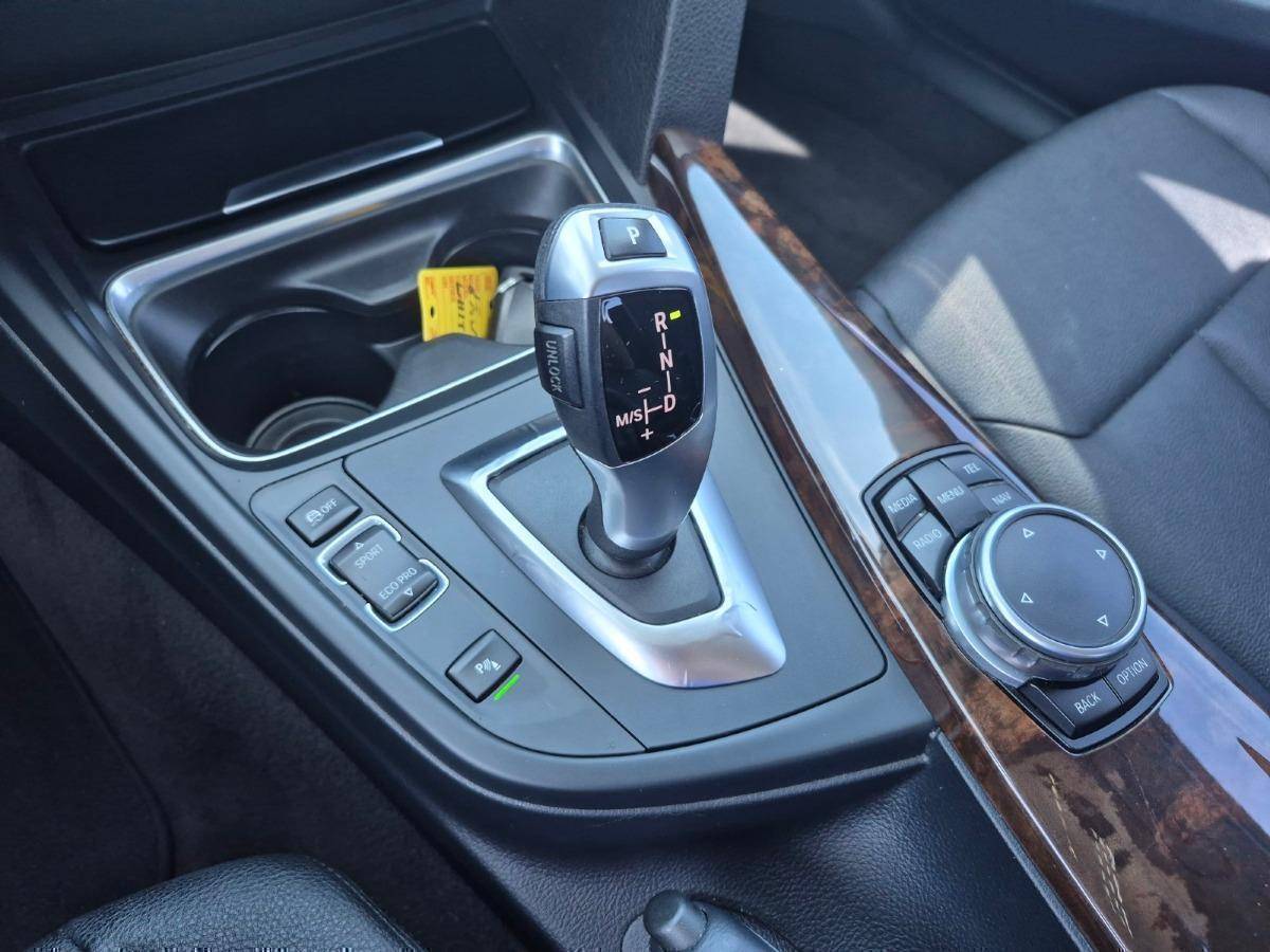 2015 BMW 3 Series 320i